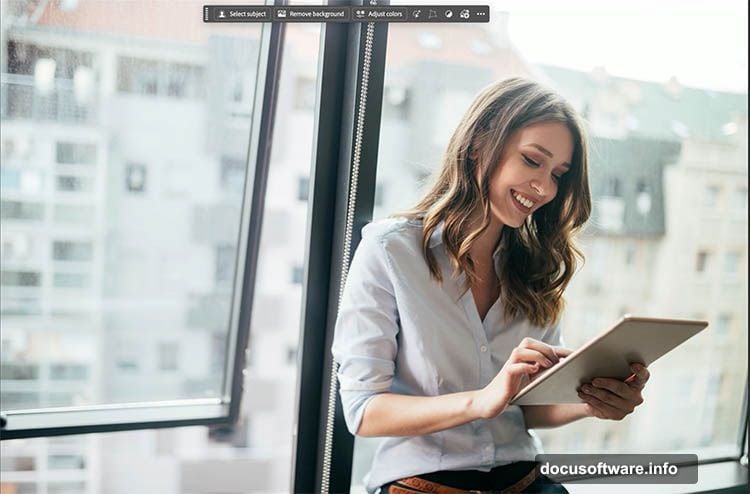 Changing backgrounds with Generative Fill using text prompts works