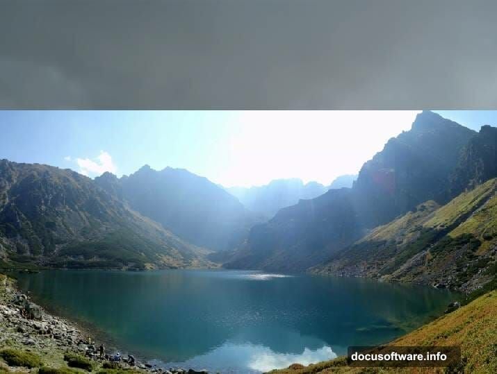 Gaussian Blur at 9 px creates depth and distant feeling