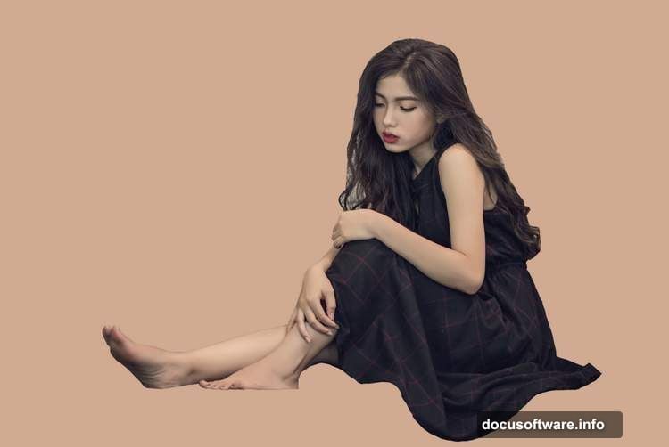 Liquify Forward Warp Tool adjusts dress hem to match lake ground perspective